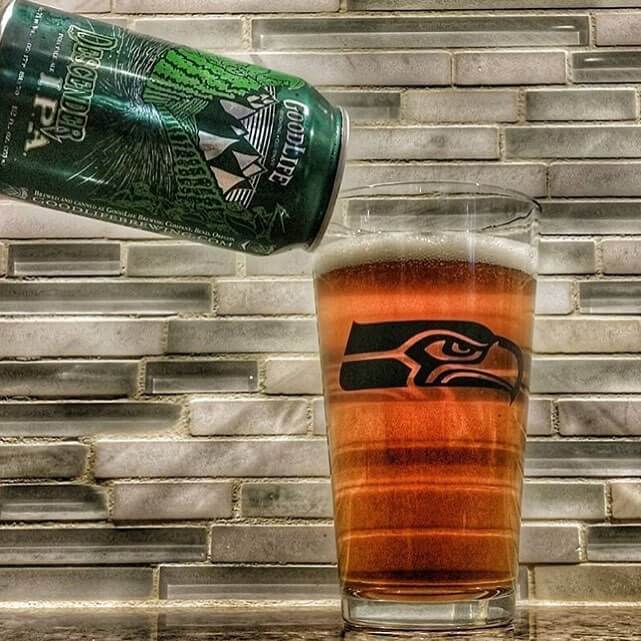 Sunday Funday! #descenderipa #craftbeer #seahawks #football #sunday #oregonbeer  #ipa