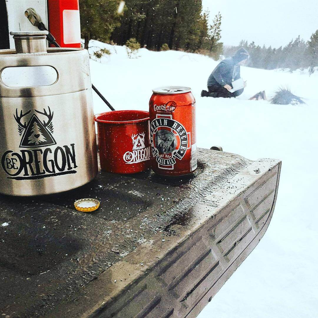 Our friends over at @beoregon just killing some time while waiting to get rescued! #stuckinthesnow #mountainrescue #beoregon #craftbeer #cannedbeer #snowday