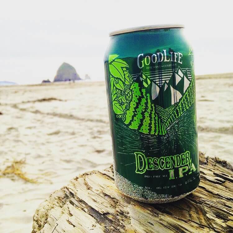 Great view @salembeer #cannonbeach #craftbeer #oregonbeer #oregoncoast #descenderipa #ipa #cannedbeer