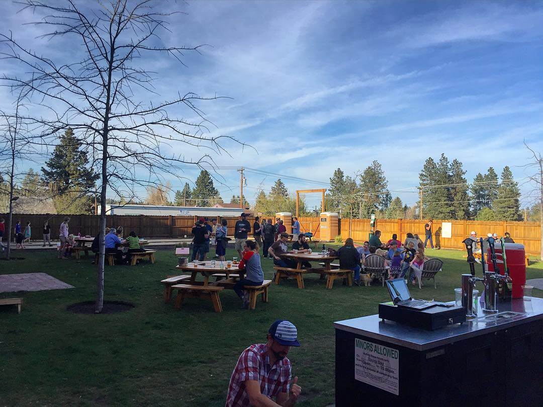 The #beergarden is open! 



????
????
????

#goodlifebrewing #bend #oregon #oregonbeer #exploreoregon #bestofbend #bestoforegon #thebeernation #pnwonderland