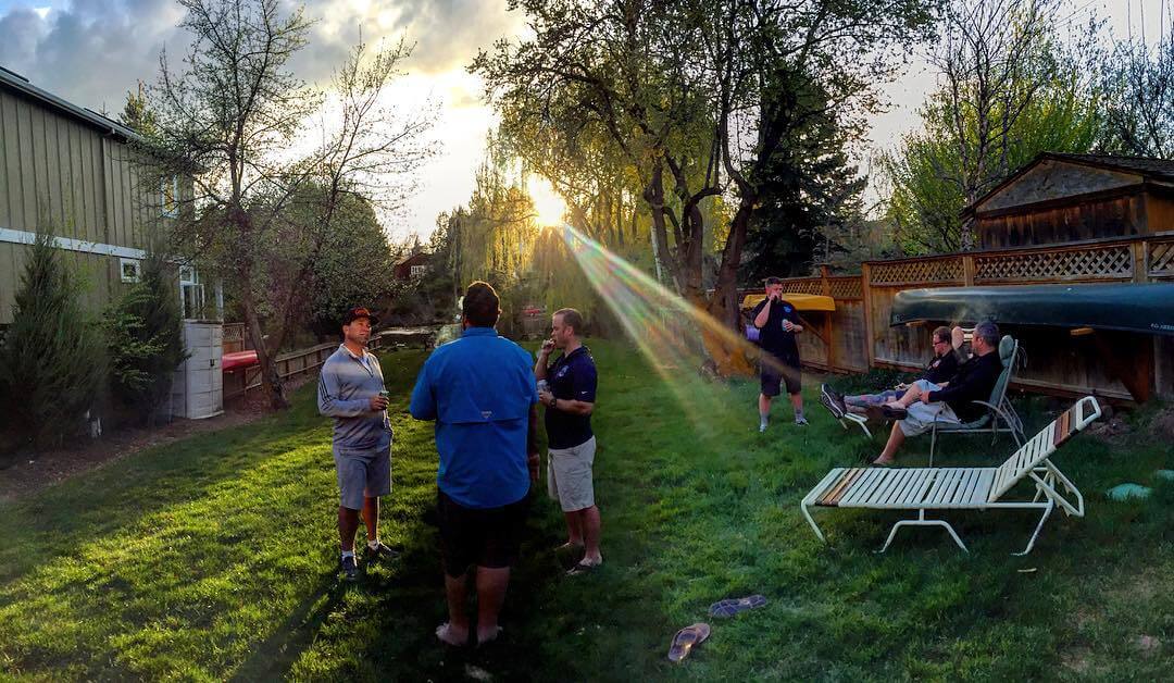 Having a #bbq after brewing Toronado Red with @toronado_seattle! ????
????
???? 
#goodlifebrewing #bend #oregon #oregonbeer #bestofbend #seattle #toronado #deschutes #craftbeer #thebeernation