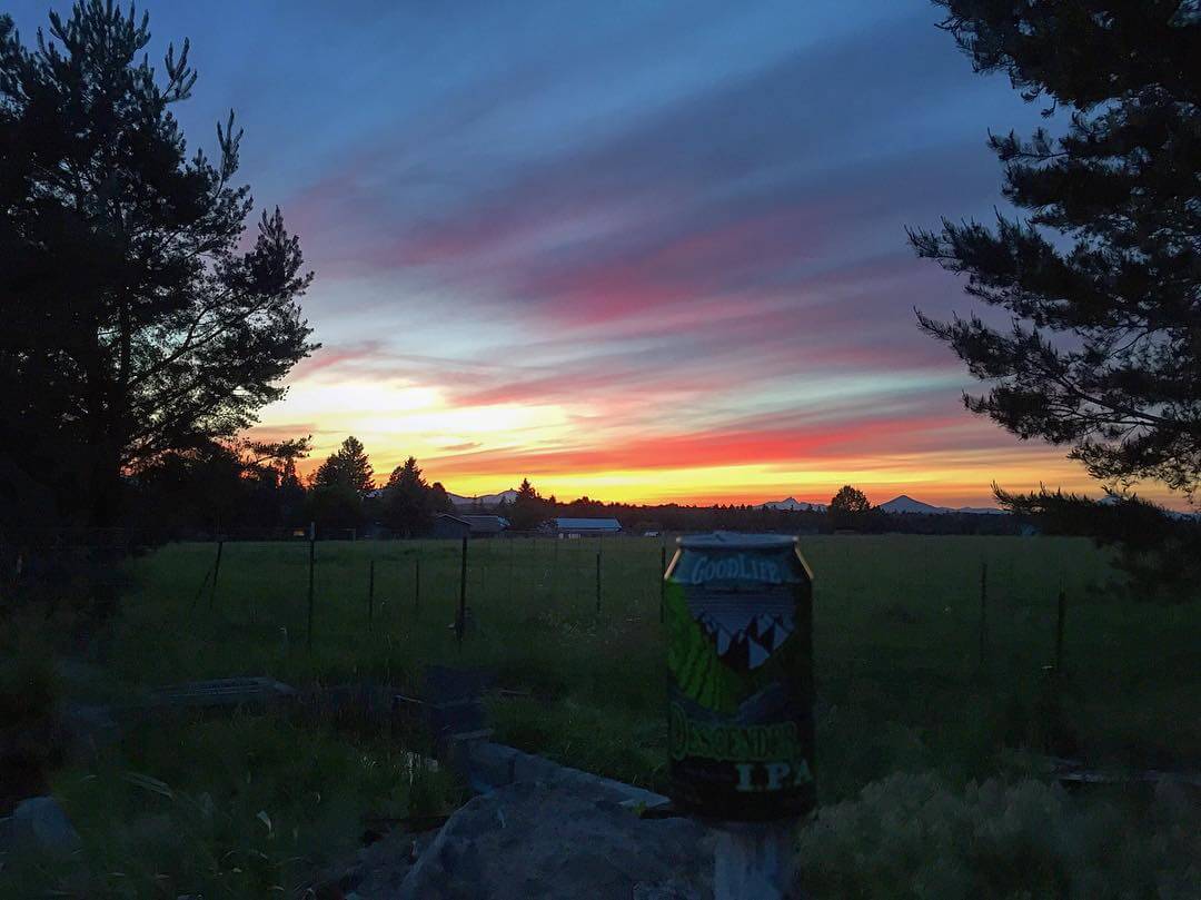 Good night world! 🍺
🍺
🍺

#goodlifebrewing #bend #oregon #descenderipa #oregonexplored #oregonbeer #craftbeer #cannedbeer #draftmag #thebestofbend #youroregon #wanderlust #sunset #pnw #pnwonderland