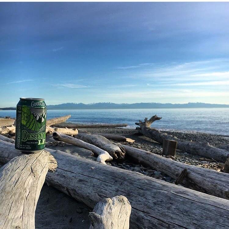 Another beautiful day in the #pnw 📸: @cedrocosta 🍺
🍺
🍺

#goodlifebrewing #bend #oregon #descenderipa #oregonbeer #craftbeer #cannedbeer #beertography #adventurousales #washington #pnwonderland #wanderlust