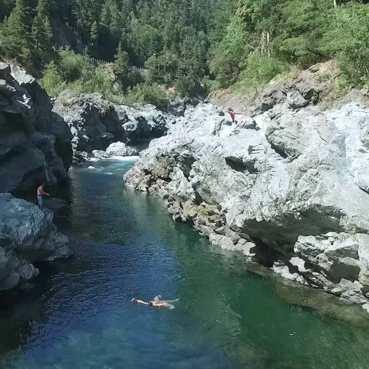 With the heat coming back this weekend, we are going to the river for one last jump! 🎥: @pete_alport 🍺
🍺
🍺

#goodlifebrewing #adventurousales #bend #oregon #bendoregon #craftbeer #craftbeerporn #exoticchugs #beerme #beerstagram #beertography #cliffjumping #swimming #craftbeerlife #goodlife #pnw #oregonexplored #theoutbound #summer #petealport #petealportphotography