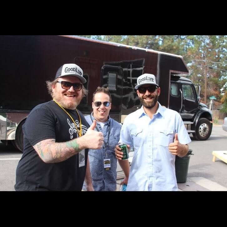 👍 to our good buddies @bandofhorses! 📷: @jefferyflones 🍺
🍺
🍺

#goodlifebrewing #bend #oregon #descenderipa #bandofhorses #craftbeer #craftbeerporn #craftbeerlife #livemusic #adventurousales