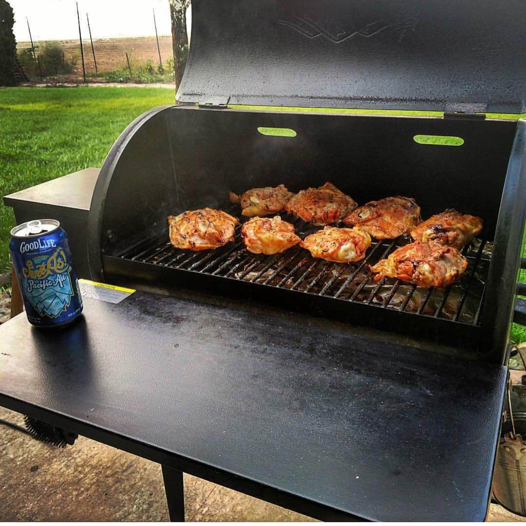 Now that’s the making for a sweet as #sundayfunday! @traegergrills, #football and a beer! 📸: @cstam105