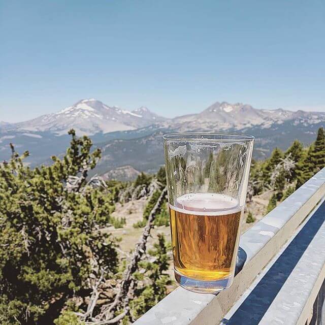 Having a #sweetaspacificale @mtbachelor looks pretty amazing thanks to @mhartless! #whatsyourgoodlife