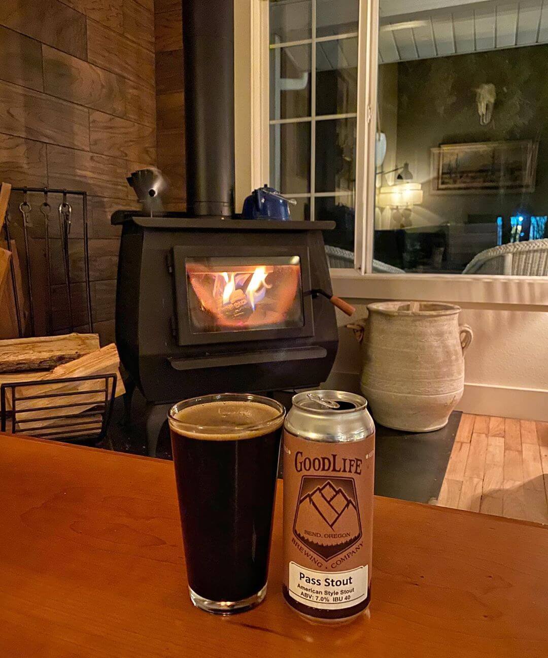 After a fun week of family and friends, we’re glad we grabbed a crowler from the pub so we can enjoy a Pass Stout on the couch with the fire cranking! Swing by the pub to get your crowlers of our seasonal and experimental beers so you can enjoy them wherever you want! #whatsyourgoodlife