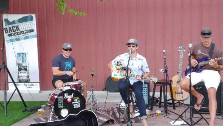 BackDrop Distilling night was a hit with these fresh tunes from Audio Deck! Great way to end a great summer!
🍹🍹 @backdropdistilling @audiodeck