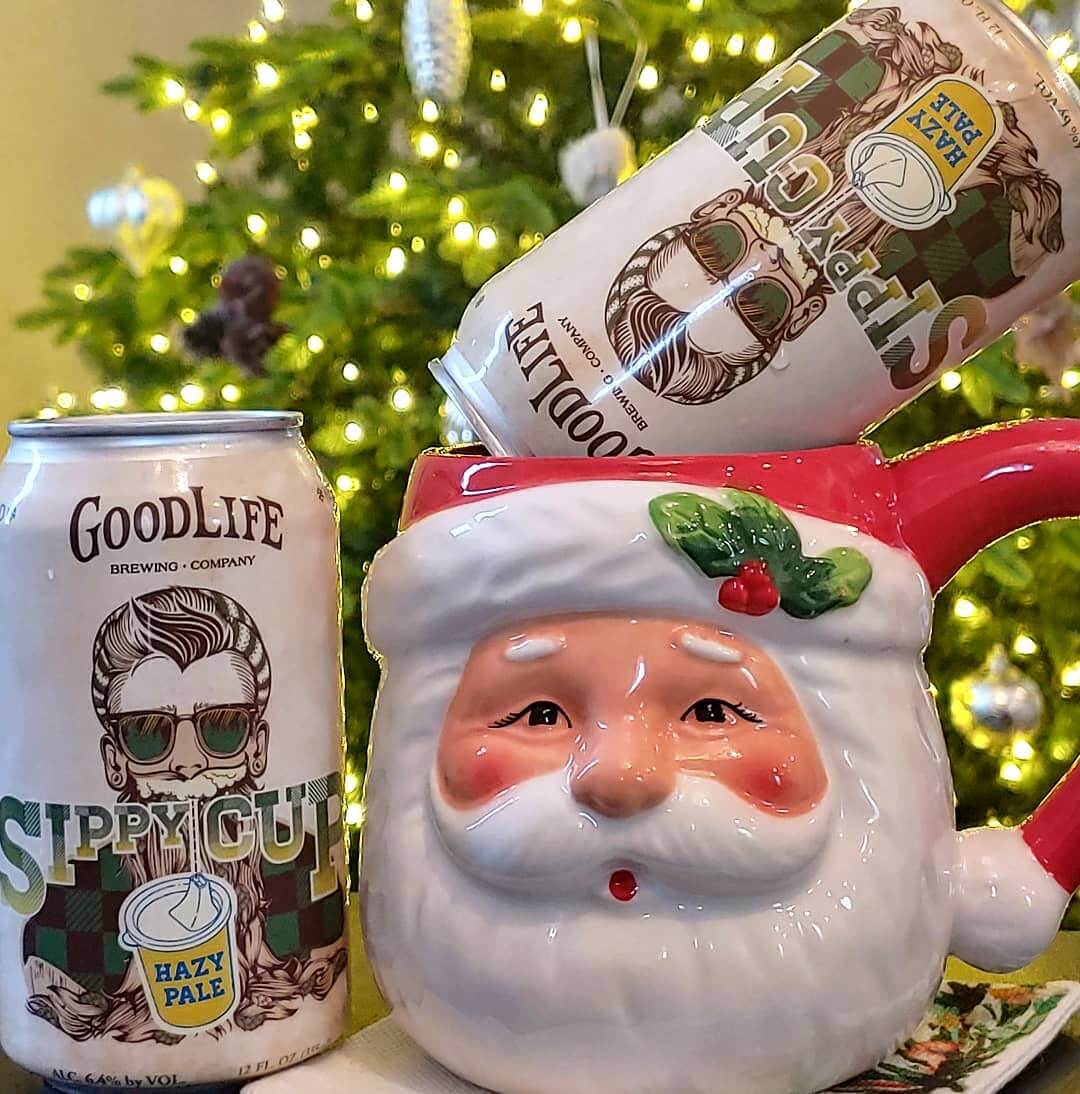 Cheers to all the Santas out there! You deserve a beer!! 🍻 🎅 Merry Christmas!