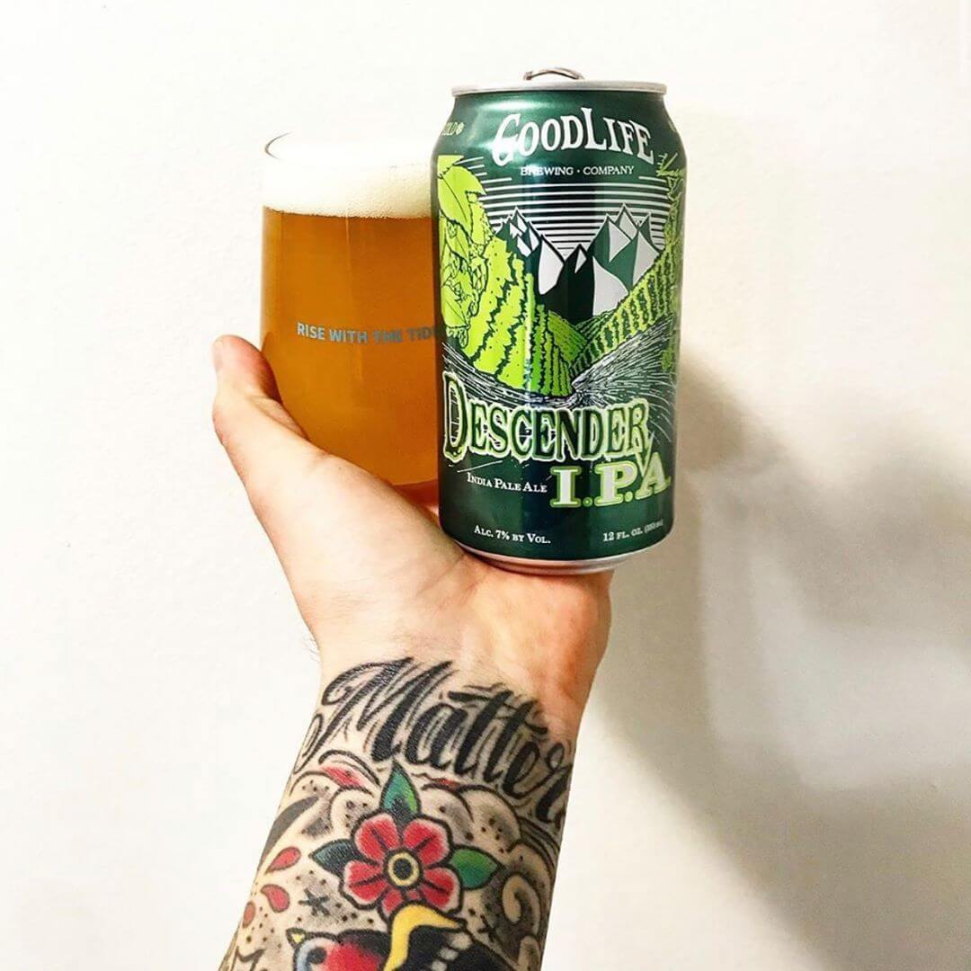 Descender IPA is looking perfect thanks to @onemanpizzaparty 📸: @onemanpizzaparty #goodlifebrewing #descenderipa