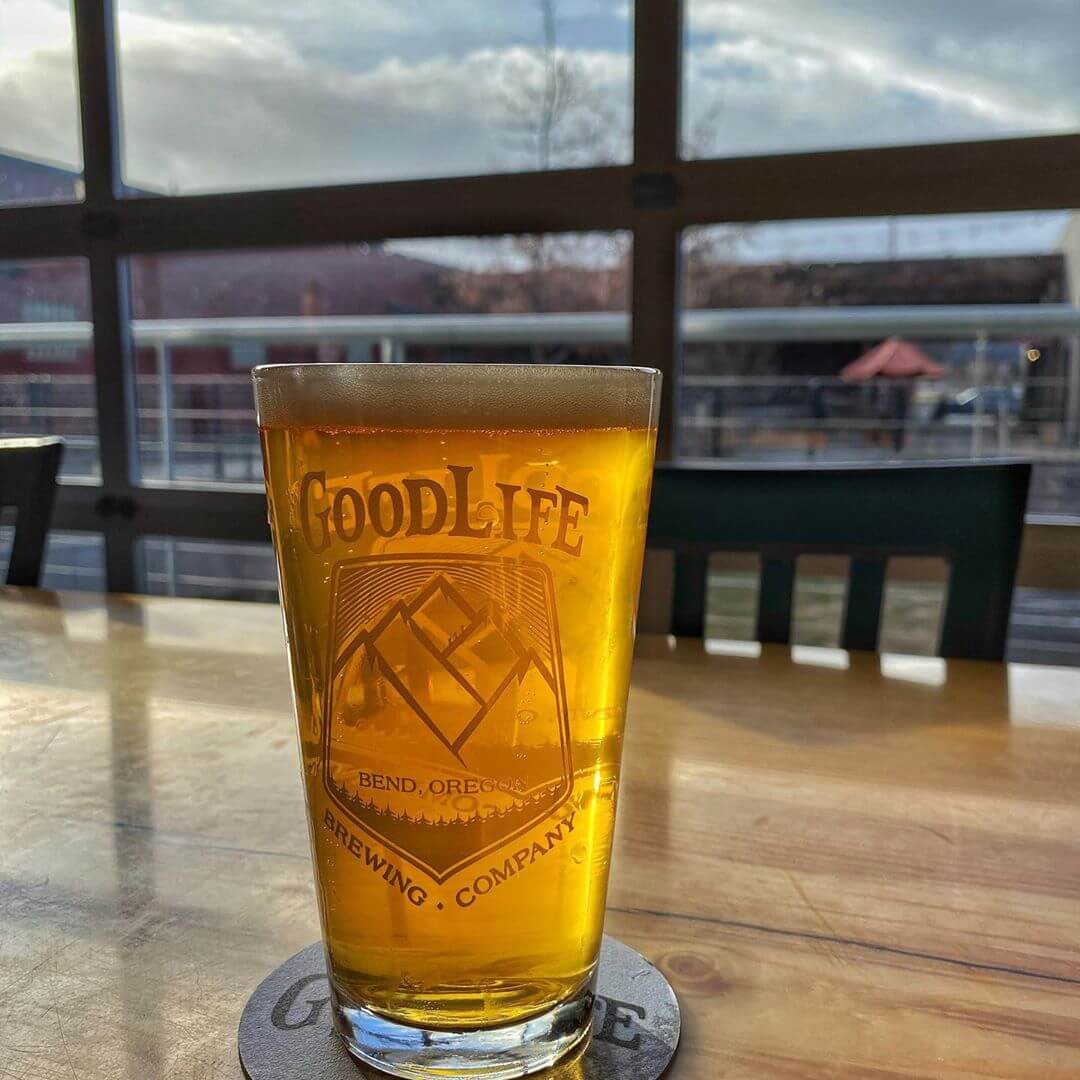 Our new Beach Life Dry Hopped Pale Ale looks like gold and tastes even better! At 5.8% and 30 IBU’s, you’re going to want to get to the pub and have some before it’s gone!  #beachlife