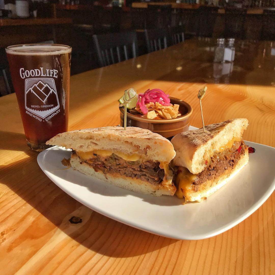 We’ve got a great special in the #pub for you, today! It’s a Steak Sando with smoked Gouda, spicy horseradish, caramelized onions and peppers on a locally baked ciabatta roll served with Pass Stout steak chili for $13.50! Pair it with a pint from a new batch of Redside Red IPA for the ultimate combo!