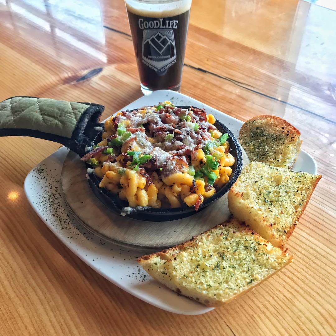 With this cold weather, what’s better than comfort food?! Today’s special in the #pub is the Iron Skillet Special: Bacon and Jalapeño Mac & Cheese served with a side of Garlic Bread paired with a Pass Stout! And, it’s Mug Club Monday so there’s that!